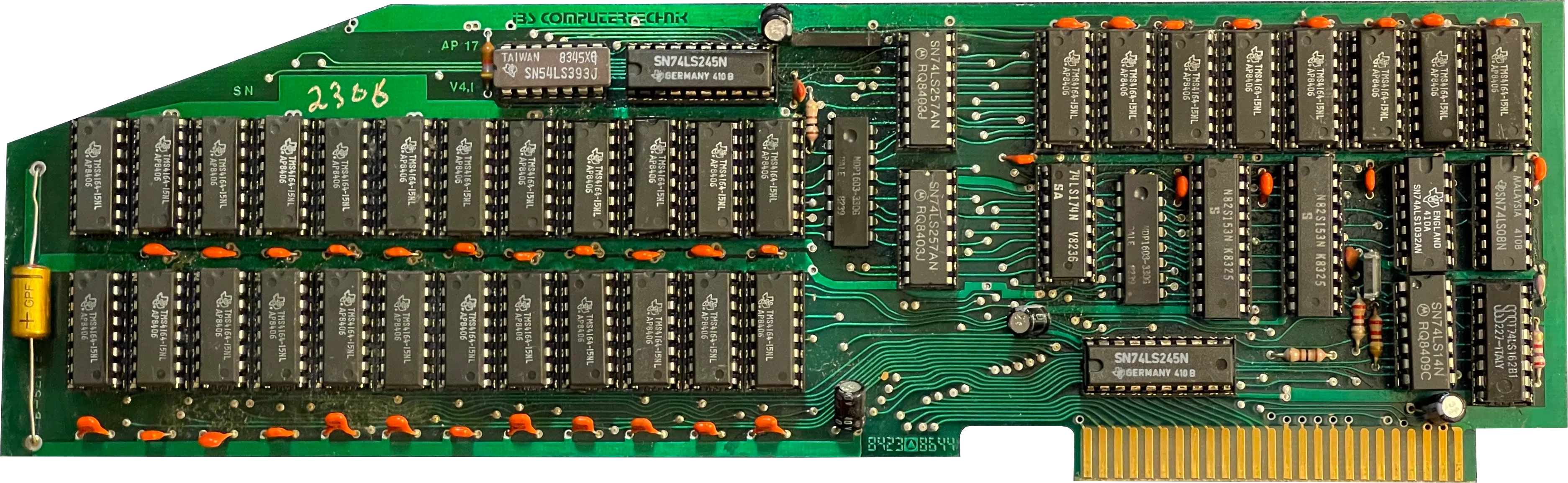 IBS AP17 V4.1 mit vollständiger 256-KB-Bestückung aus 32 TMS4164-15NL-DRAMs