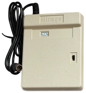 CH Products Mirage ADB – Gesamtansicht mit ADB-Anschlusskabel