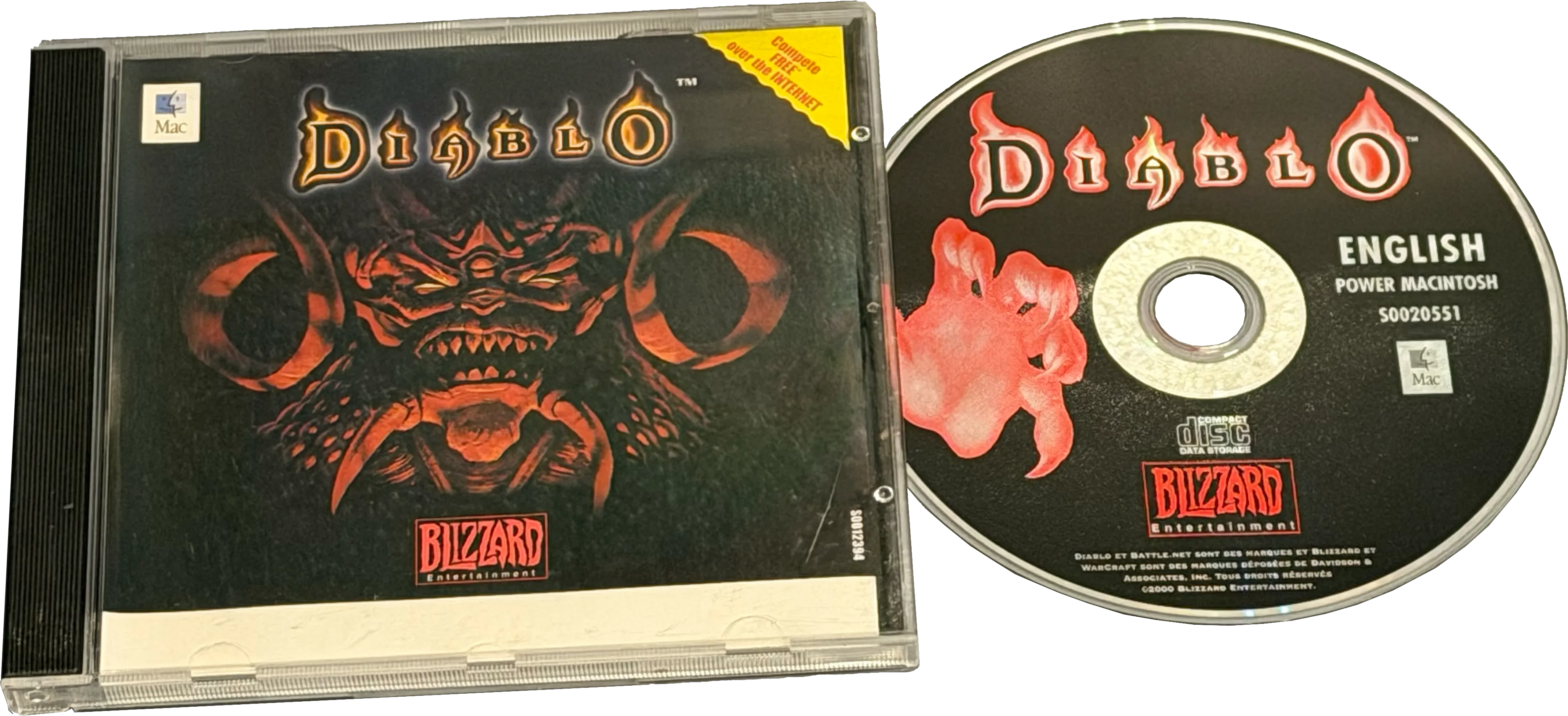 Diablo – englische Power-Macintosh-Ausgabe; spätere Pressung mit ©2000 auf der CD